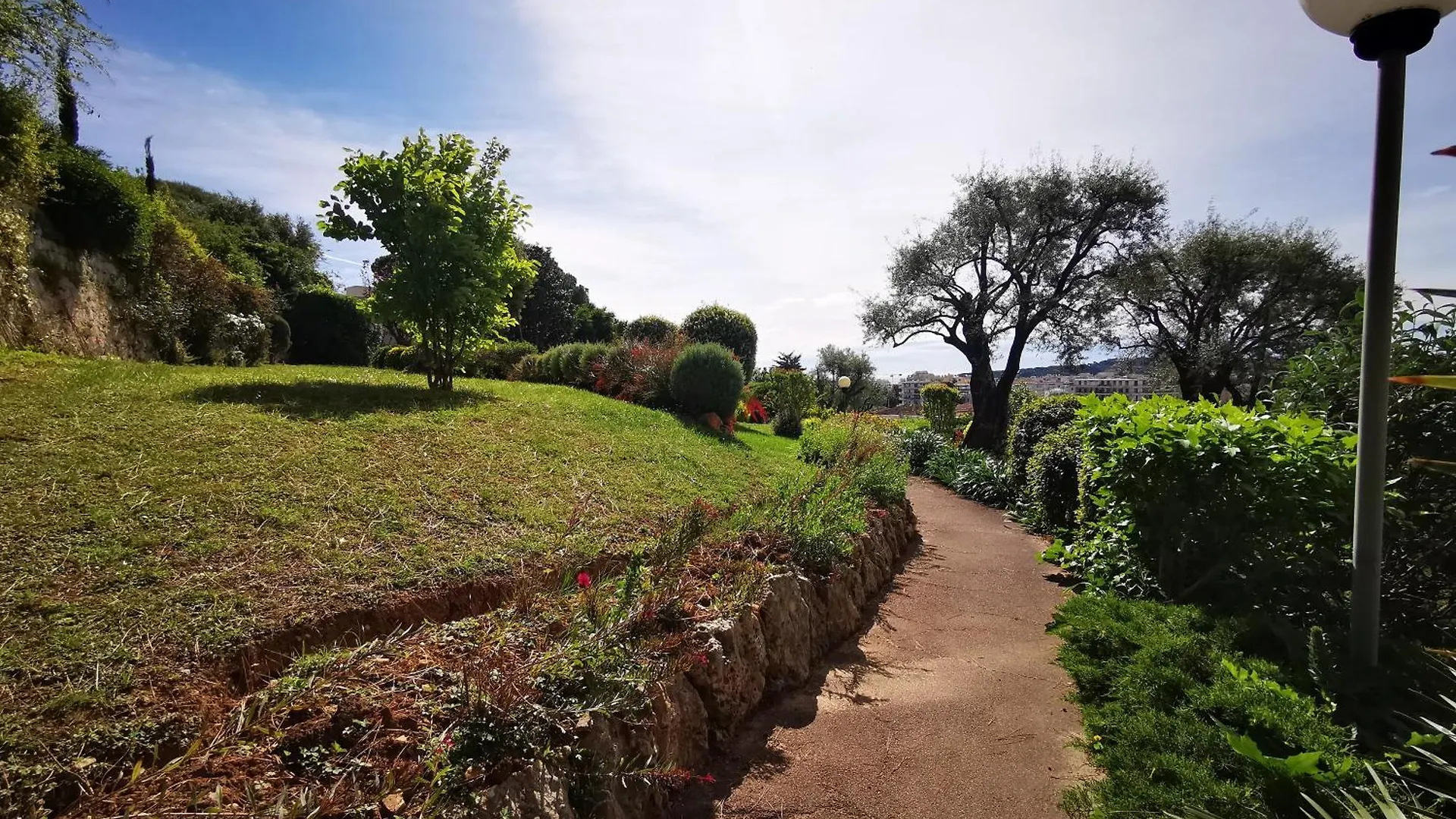 Apartament Cosy Studio,Piscine,Parc Fleuri,Residence Standing,Parking Antibes