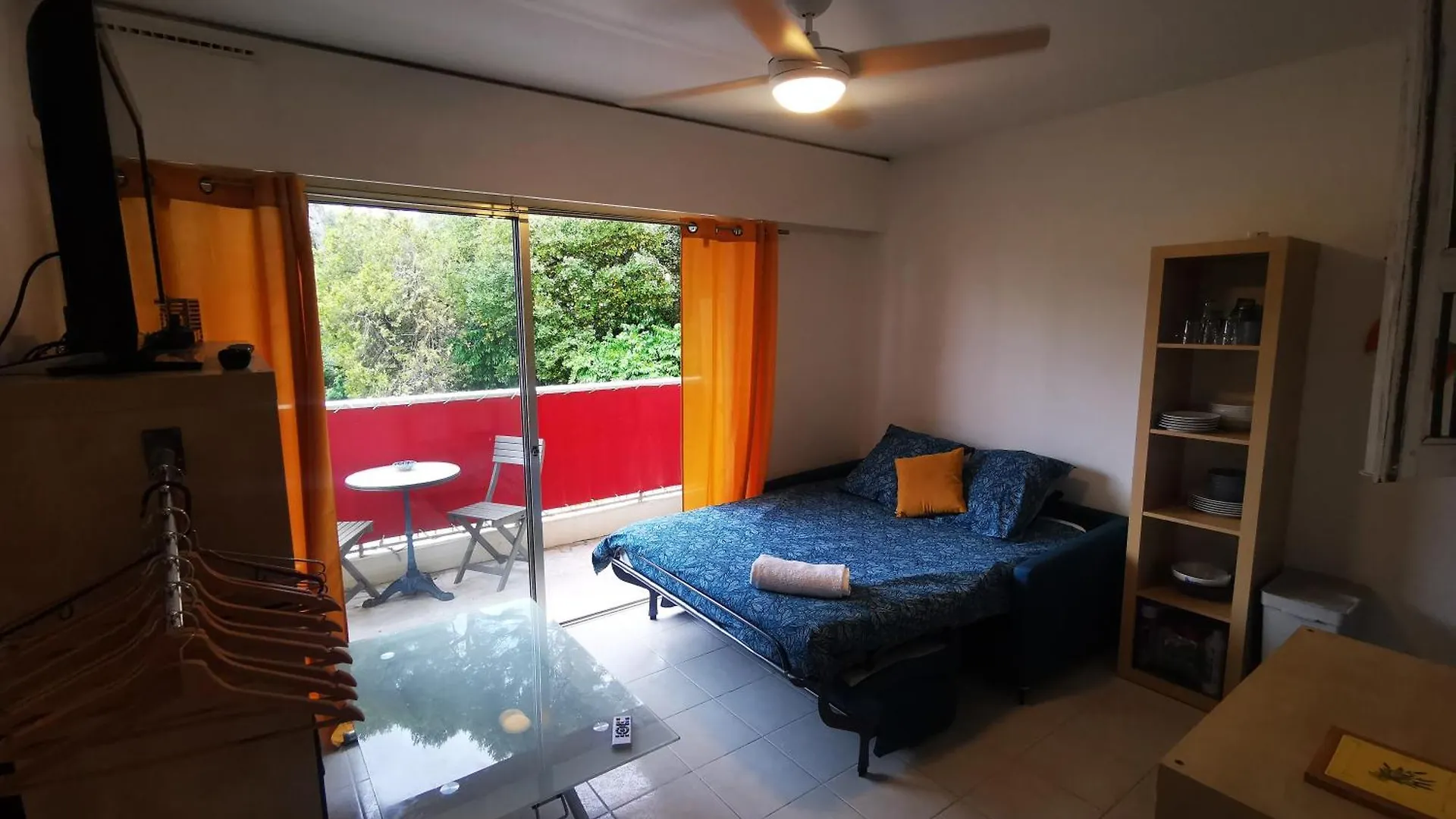 Cosy Studio,Piscine,Parc Fleuri,Residence Standing,Parking Antibes 0*,  Francja